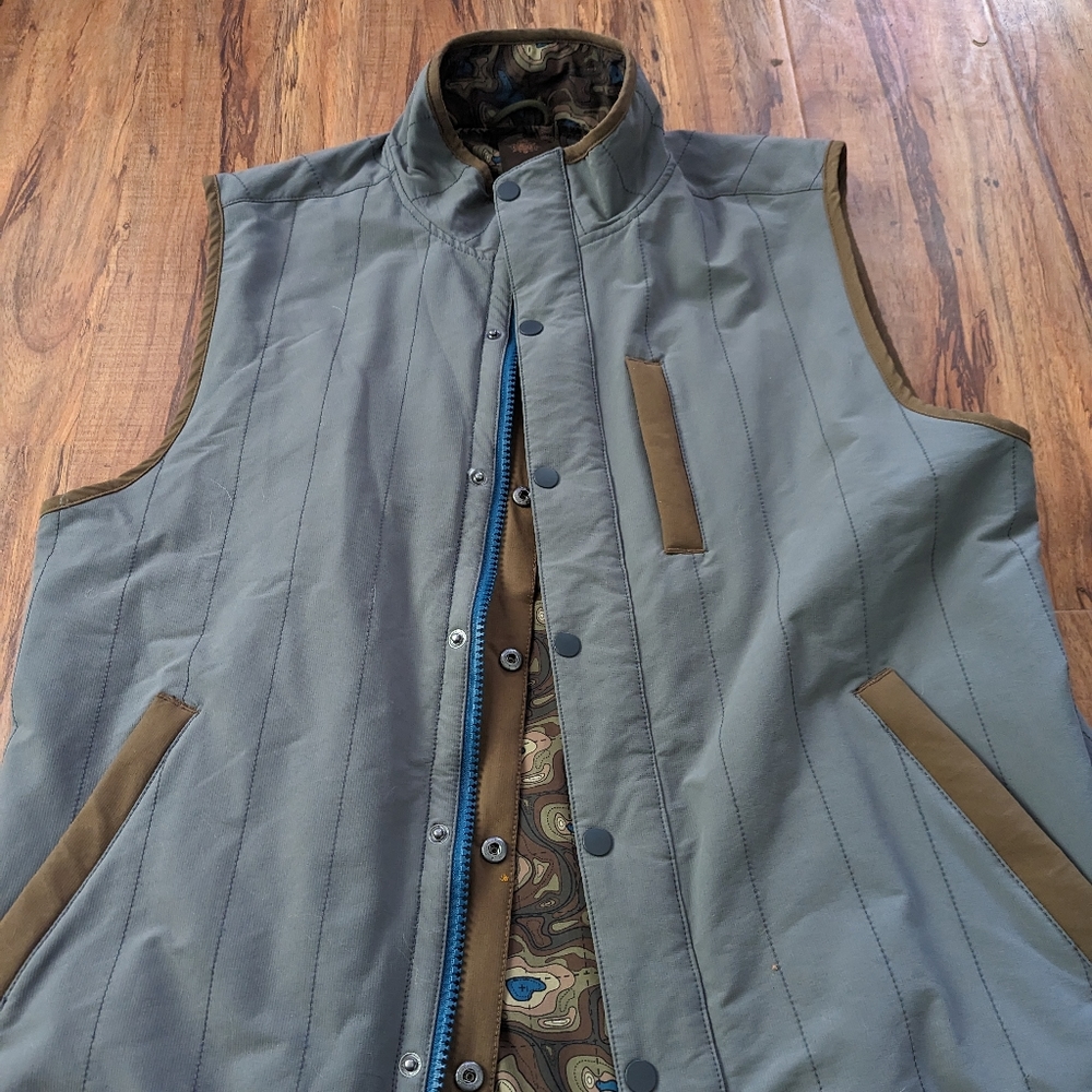 Nylon reversible vest